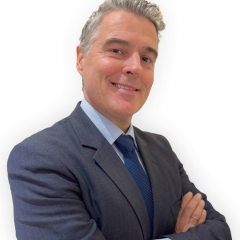 Portrait of Alyn Bailey